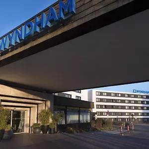 Wyndham Stuttgart Airport Messe מלון